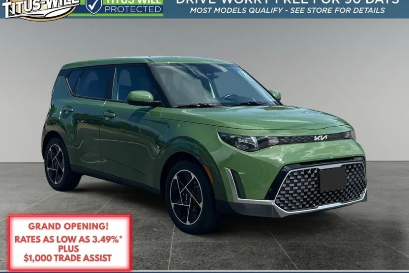 2023 Kia Soul EX photo 1
