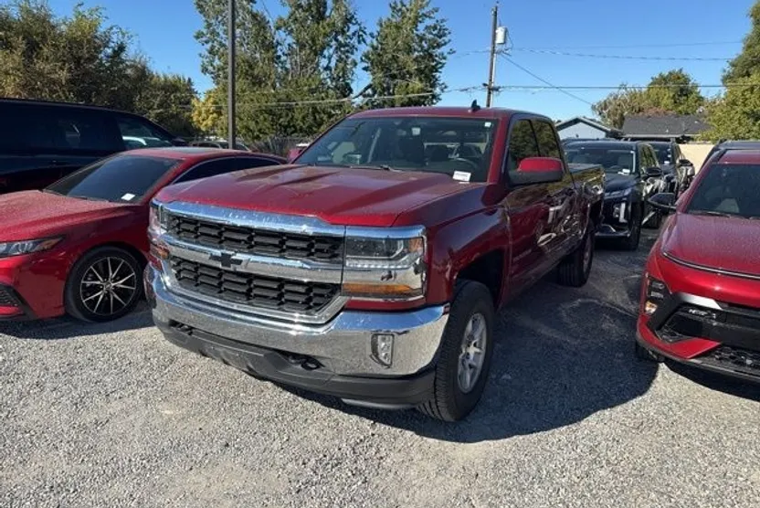 2018 Chevrolet Silverado 1500 LT photo 1