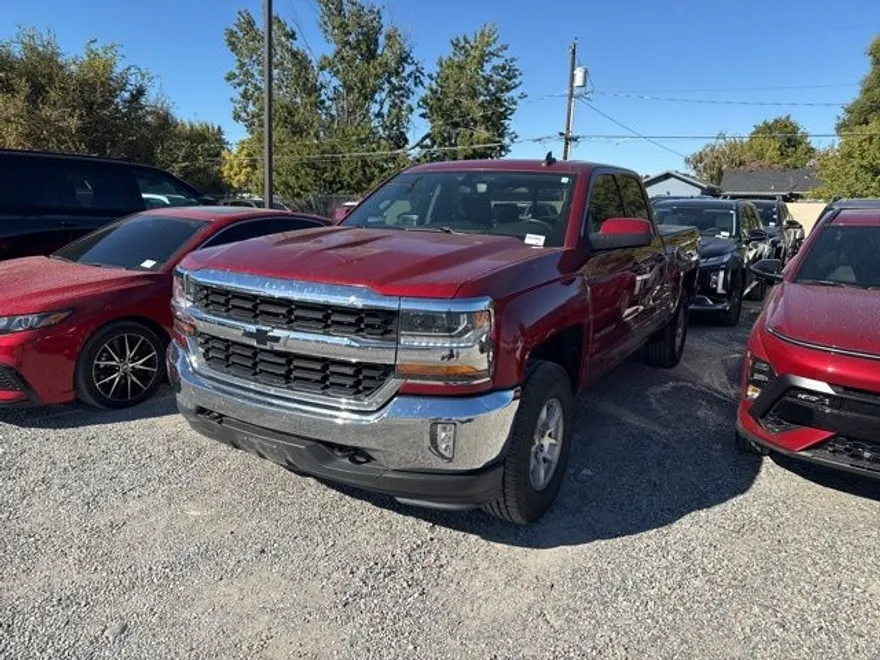 2018 Chevrolet Silverado 1500 LT photo 1