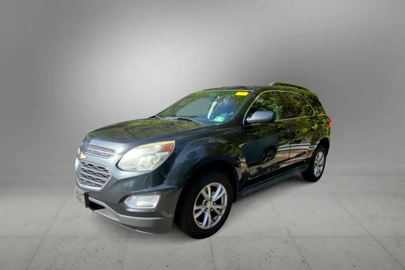 2017 Chevrolet Equinox LT photo 1