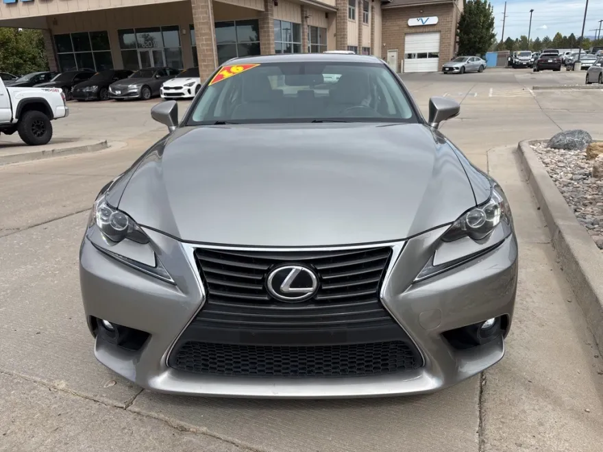 2016 Lexus IS 300 photo 1