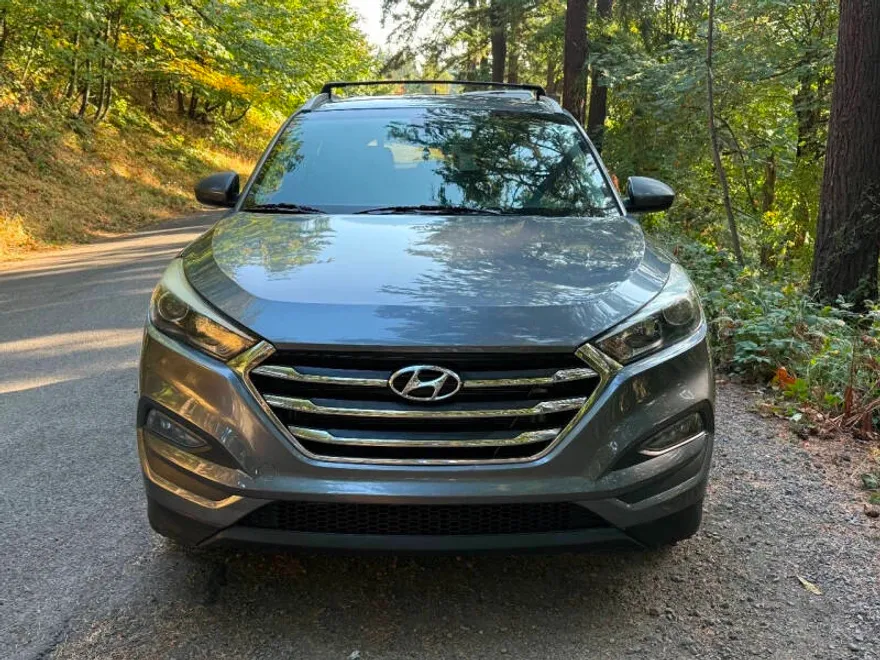 2017 Hyundai Tucson SE Plus photo 1