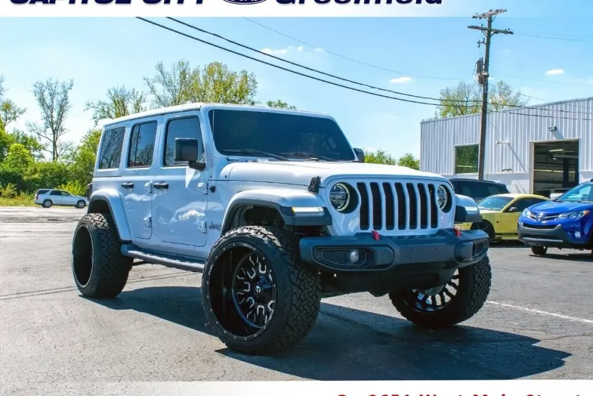 2019 Jeep Wrangler Unlimited Sahara photo 1