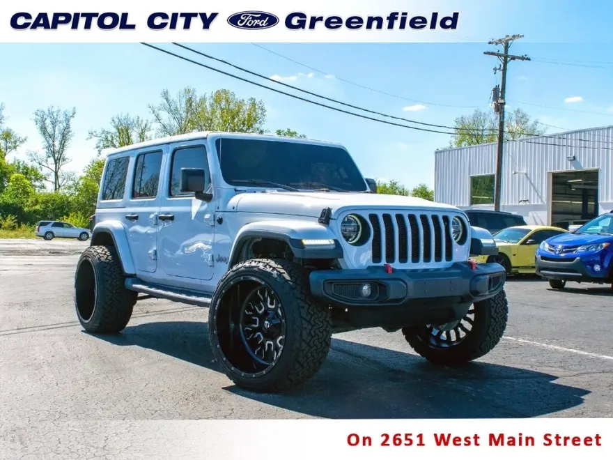 2019 Jeep Wrangler Unlimited Sahara photo 1