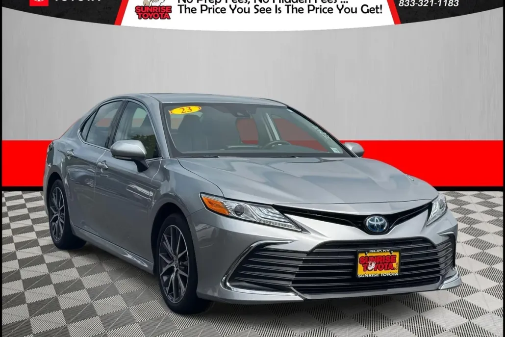 2023 Toyota Camry Hybrid XLE photo 1