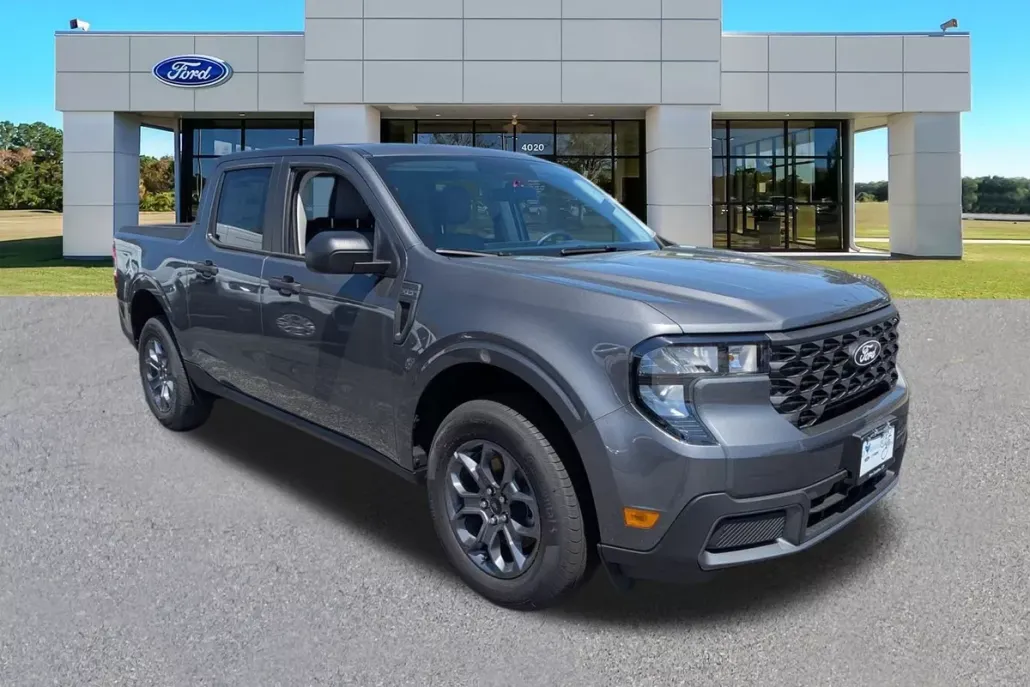 2025 Ford Maverick XLT photo 1