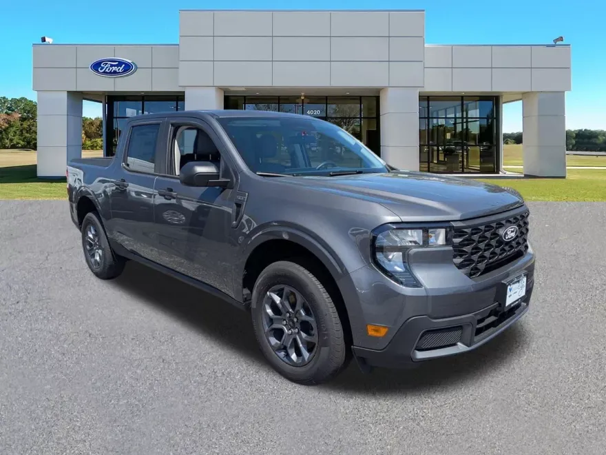 2025 Ford Maverick XLT photo 1