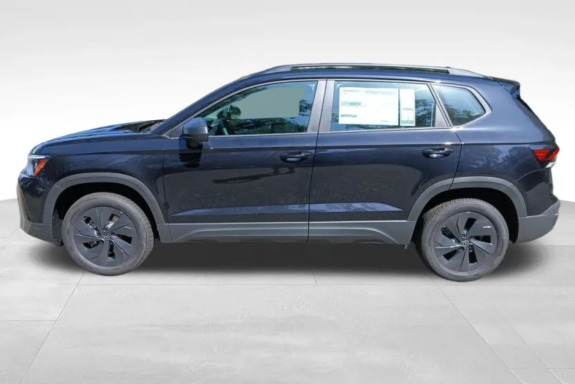 2025 Volkswagen Taos S photo 1