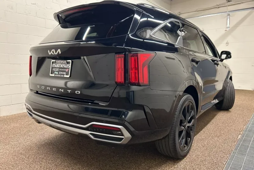2022 Kia Sorento SX photo 1