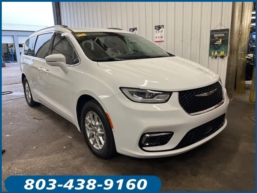 2022 Chrysler Pacifica Touring L photo 1