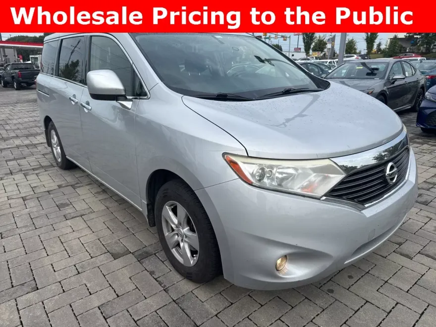 2014 Nissan Quest SV photo 1