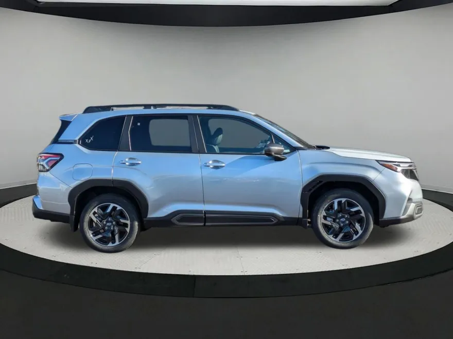 2025 Subaru Forester Limited photo 1