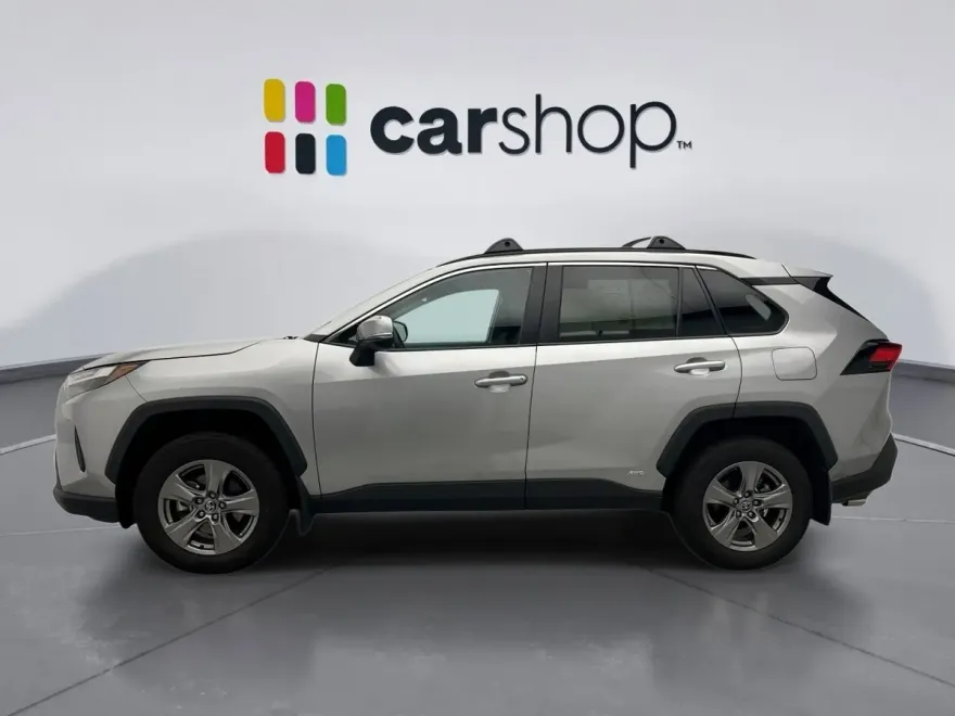 2024 Toyota RAV4 Hybrid XLE photo 1