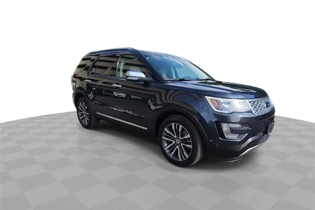 2017 Ford Explorer Platinum photo 1