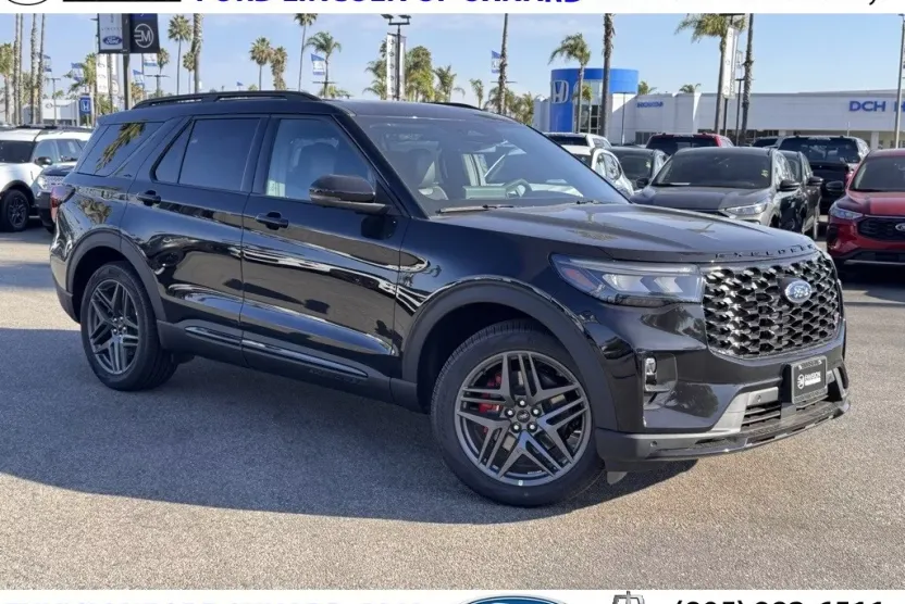 2025 Ford Explorer ST photo 1