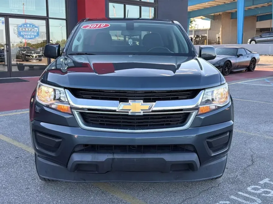 2019 Chevrolet Colorado LT photo 1