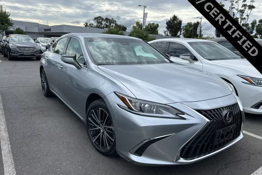 2024 Lexus ES 300h Premium photo 1