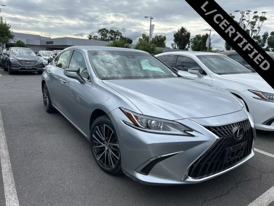 2024 Lexus ES 300h Premium photo 1