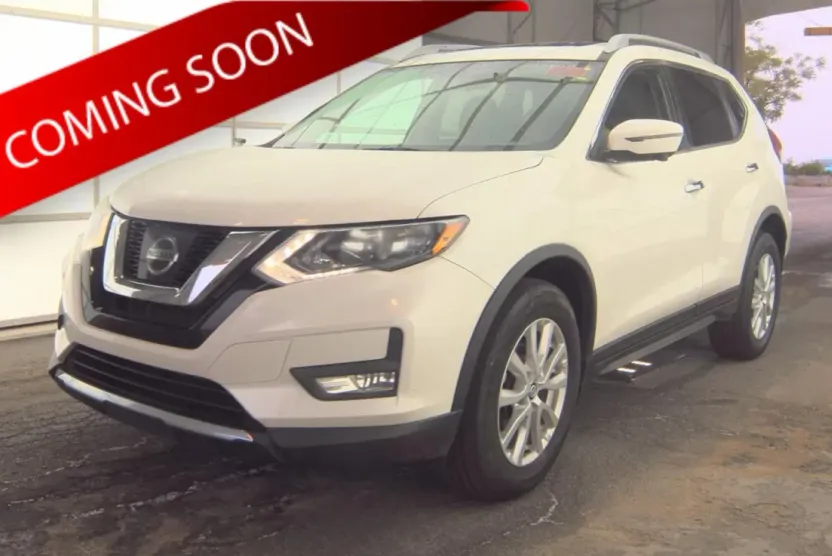 2017 Nissan Rogue SV photo 1