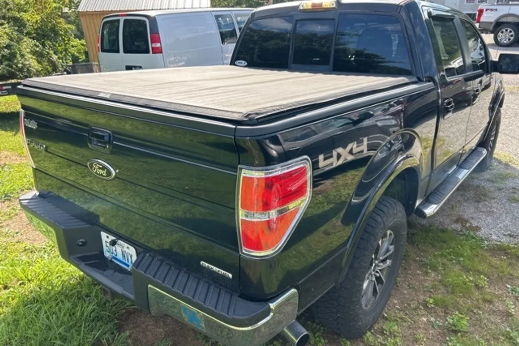 2011 Ford F-150 Lariat photo 1