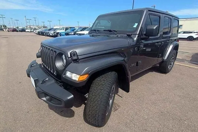 2021 Jeep Wrangler Unlimited Sport Anniversary Edition photo 1