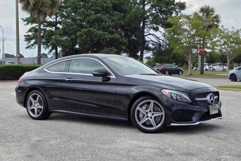 2017 Mercedes Benz C 300 4MATIC Coupe photo 1