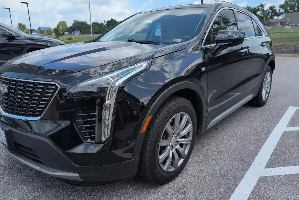 2019 Cadillac XT4 Premium Luxury photo 1