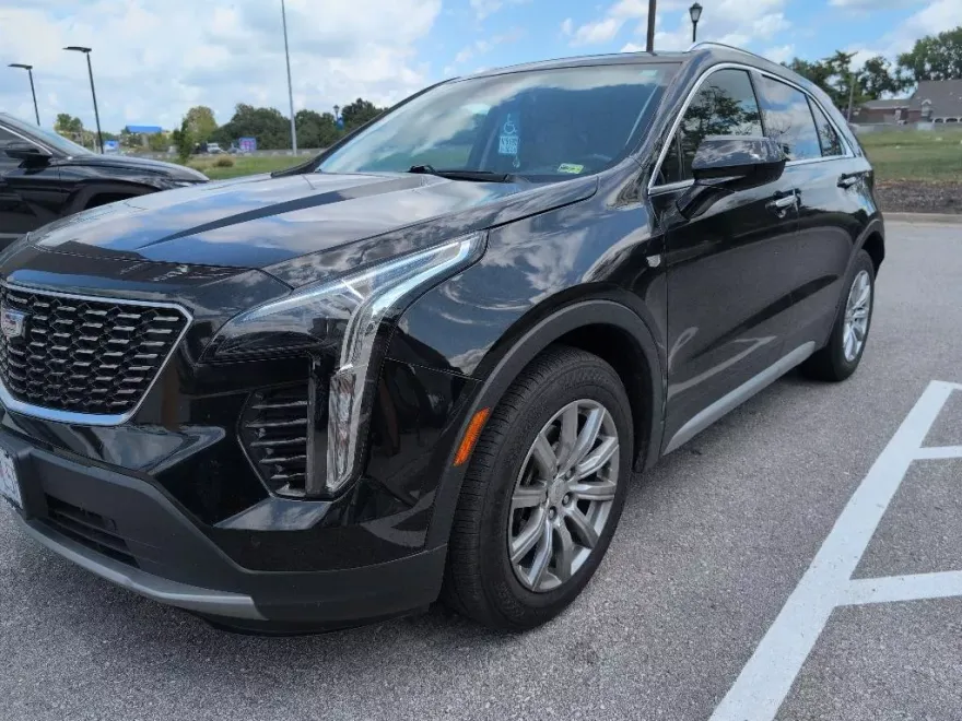 2019 Cadillac XT4 Premium Luxury photo 1