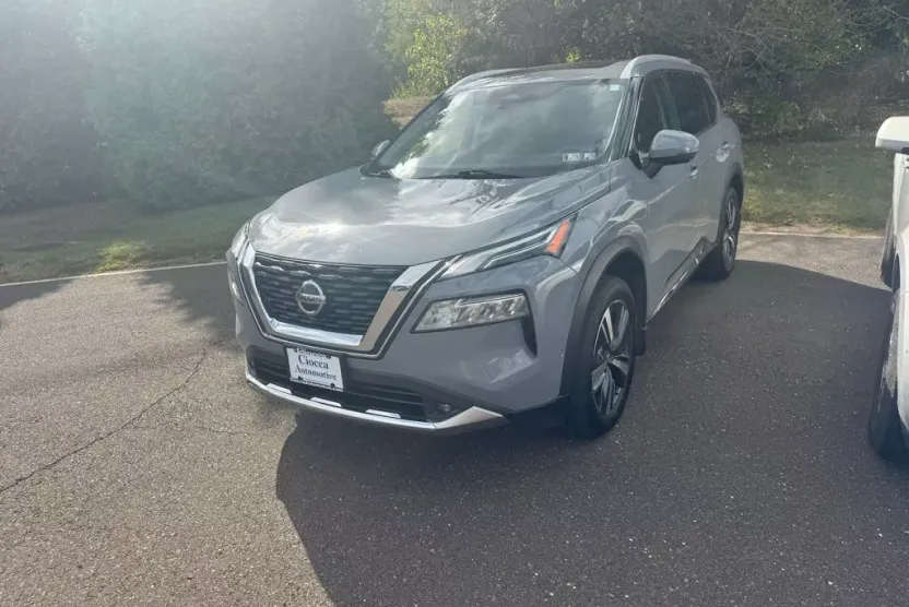 2021 Nissan Rogue Platinum photo 1