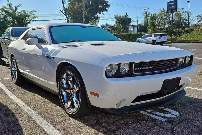 2013 Dodge Challenger R/T photo 1