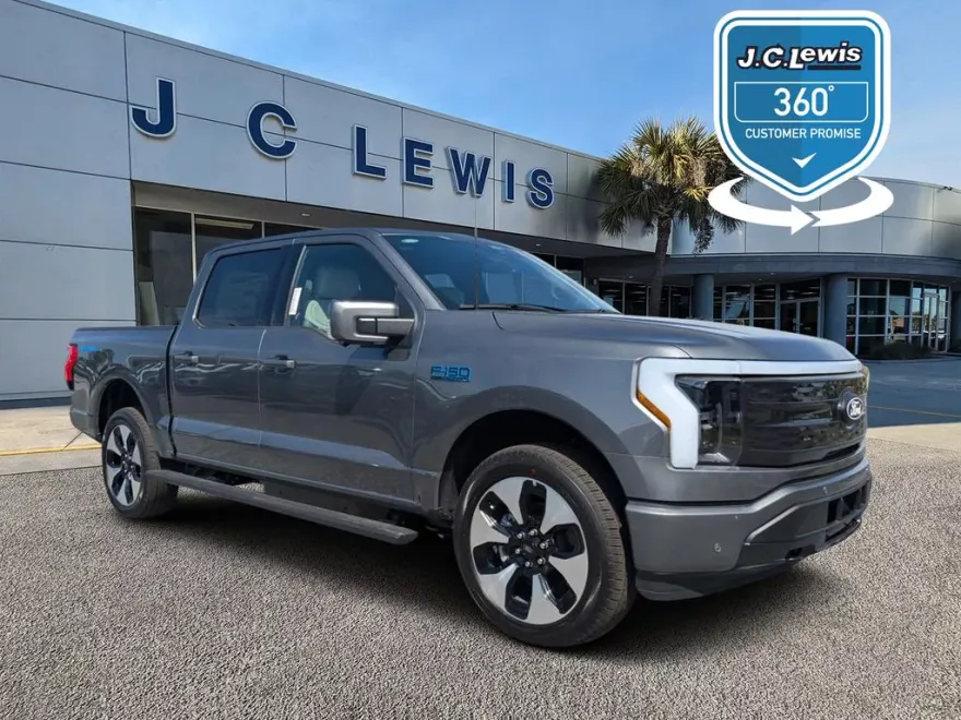 2025 Ford F-150 Lightning Platinum photo 1