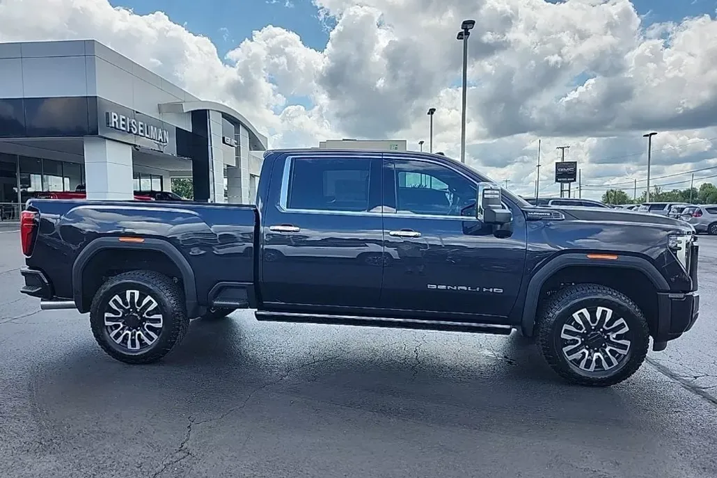 2025 Gmc Sierra 2500 HD Denali Ultimate photo 1