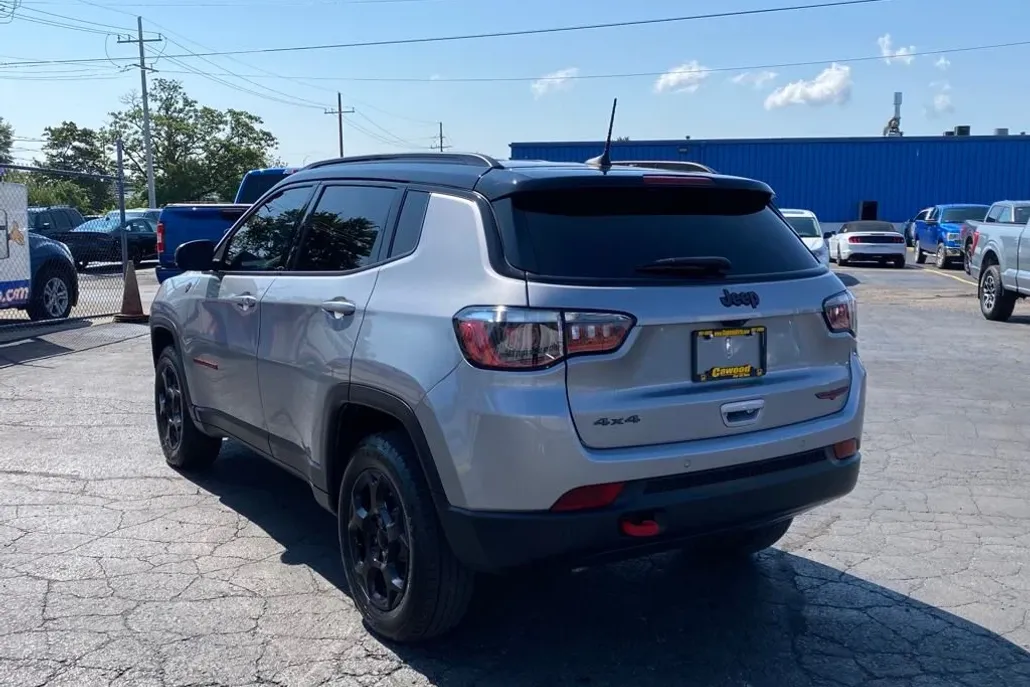 2023 Jeep Compass Trailhawk photo 1