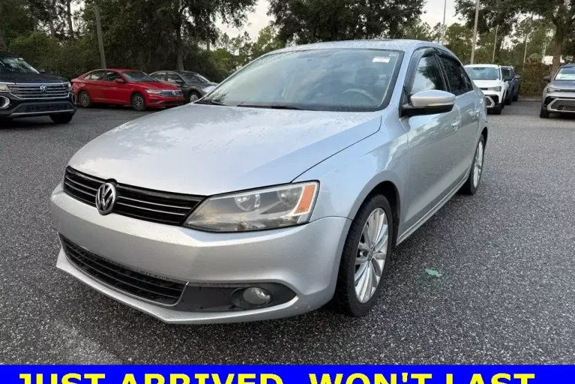 2014 Volkswagen Jetta 1.8T SEL photo 1