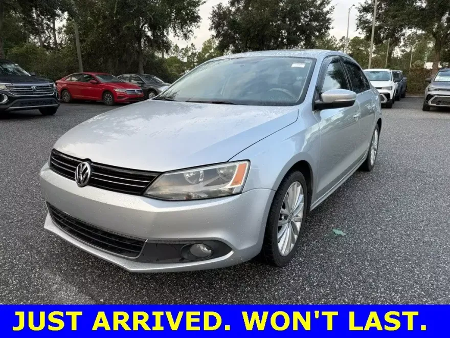 2014 Volkswagen Jetta 1.8T SEL photo 1