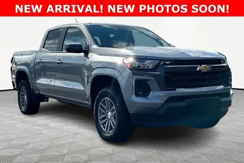 2024 Chevrolet Colorado LT photo 1