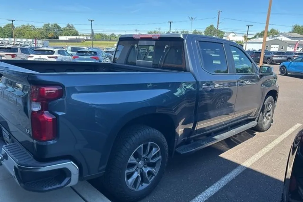 2021 Chevrolet Silverado 1500 LT photo 1