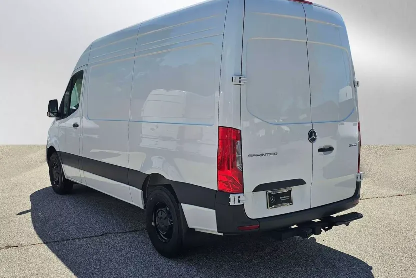 2025 Mercedes Benz Sprinter 2500 Standard Roof photo 1