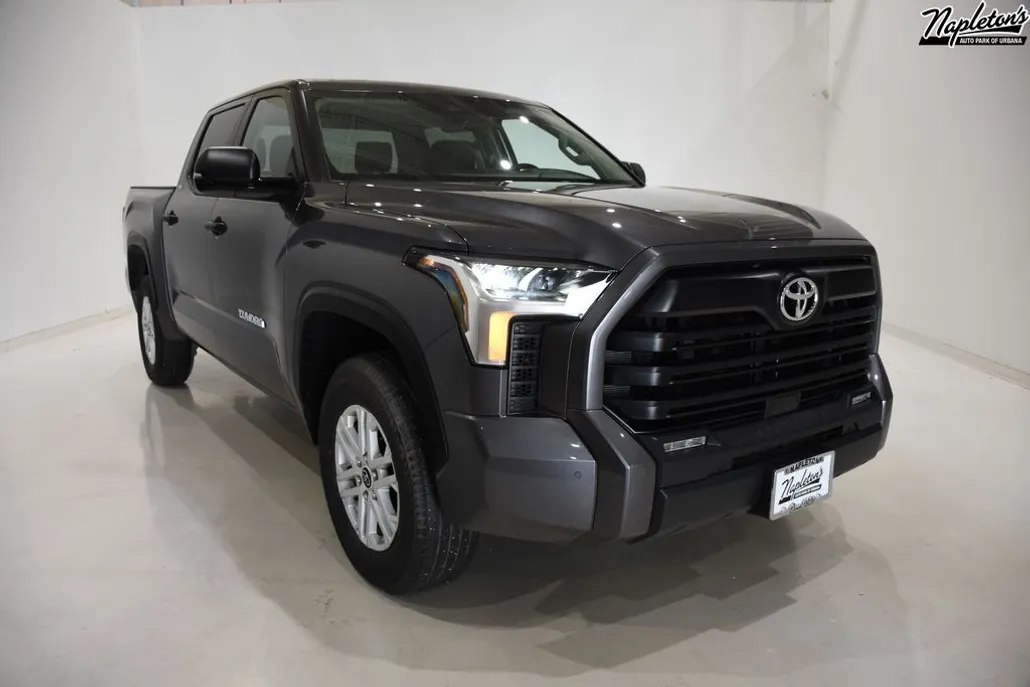 2024 Toyota Tundra SR5 photo 1