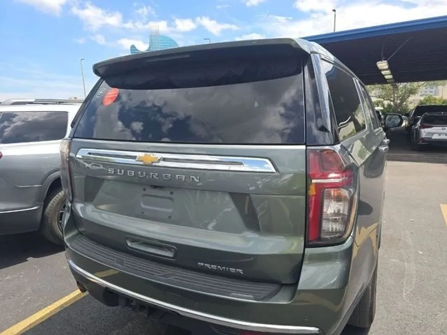 2023 Chevrolet Suburban Premier photo 1