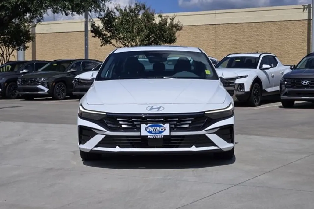 2024 Hyundai Elantra SEL Convenience photo 1