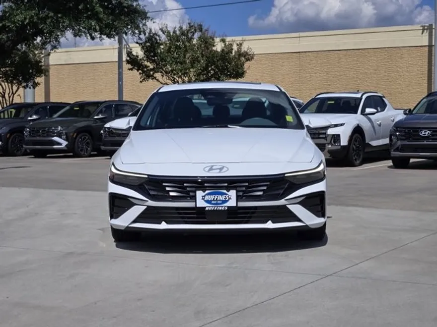2024 Hyundai Elantra SEL Convenience photo 1