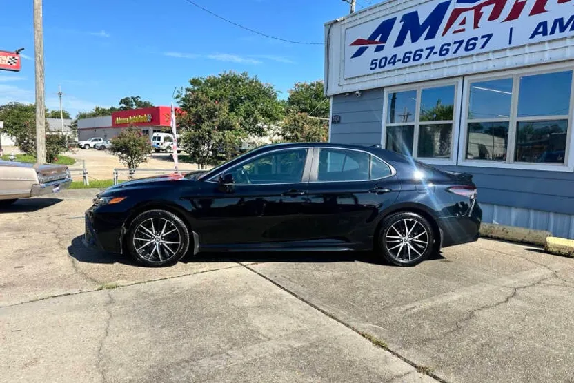 2024 Toyota Camry SE photo 1