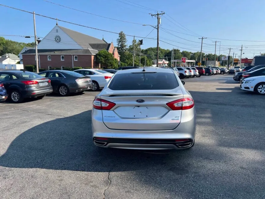 2016 Ford Fusion SE photo 1
