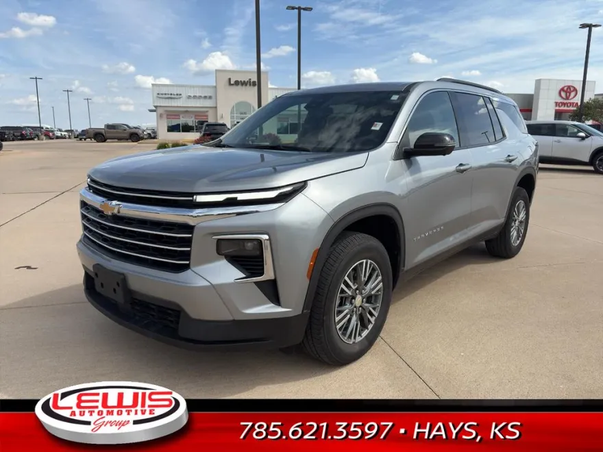 2024 Chevrolet Traverse photo 1