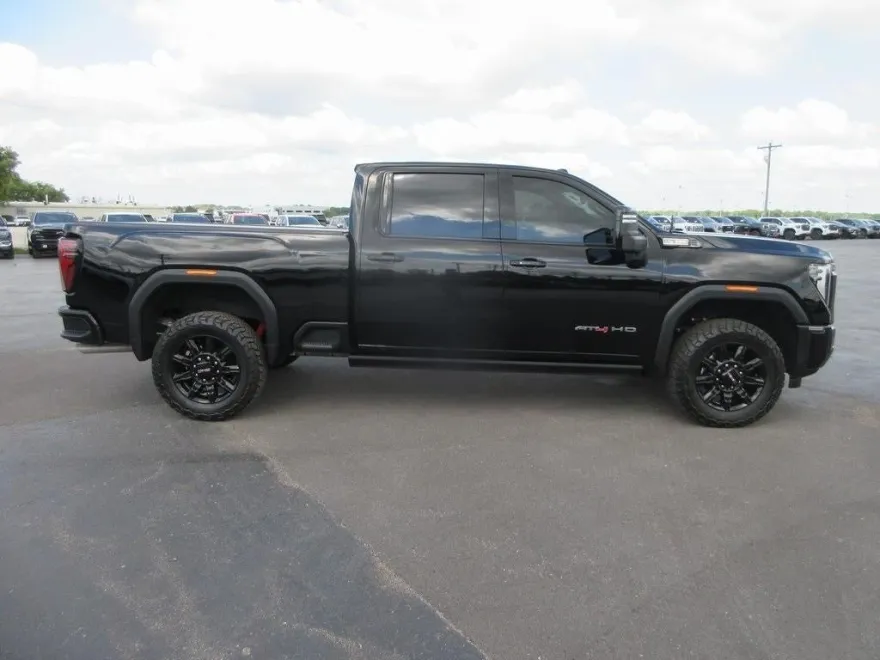 2024 Gmc Sierra 2500 HD AT4 photo 1