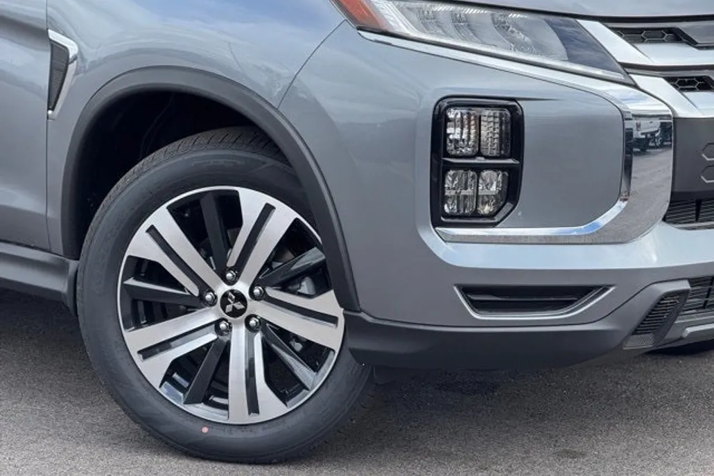 2025 Mitsubishi Outlander Sport ES SE LE photo 1