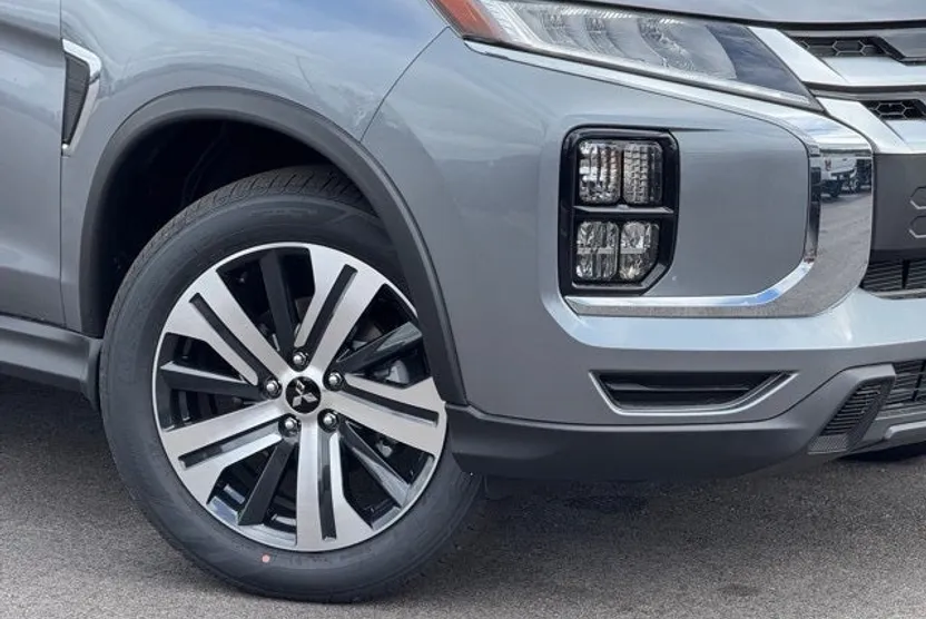 2025 Mitsubishi Outlander Sport ES SE LE photo 1