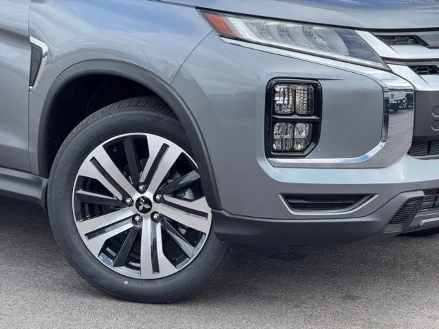 2025 Mitsubishi Outlander Sport ES SE LE photo 1