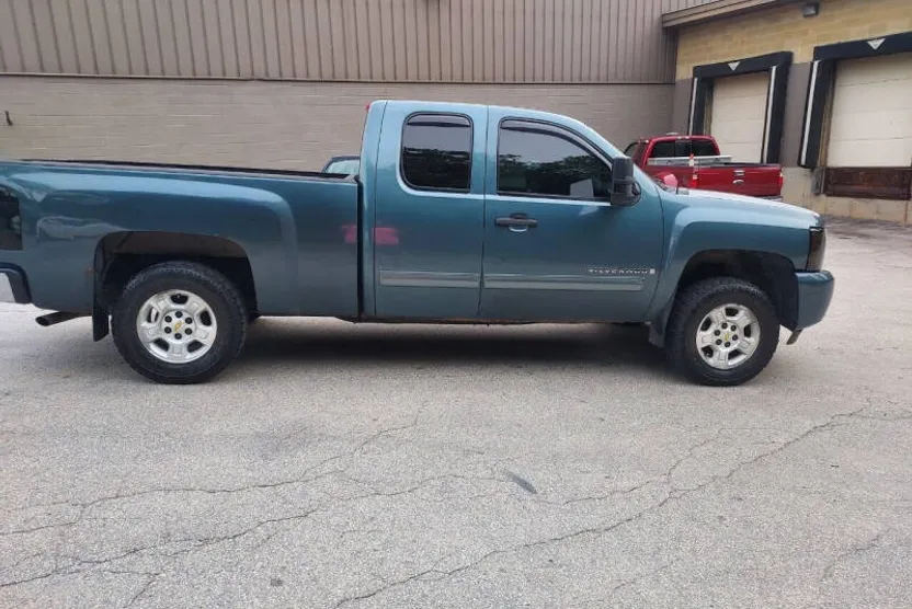 2009 Chevrolet Silverado 1500 LT photo 1